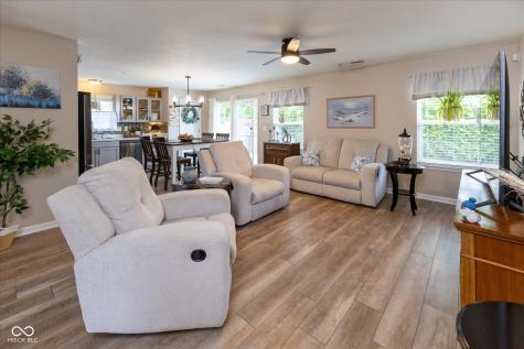 6524 Emerald Crossing Way Indianapolis IN 46221