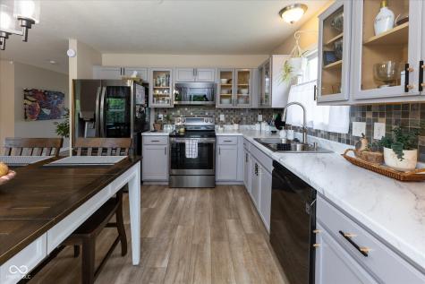 6524 Emerald Crossing Way Indianapolis IN 46221