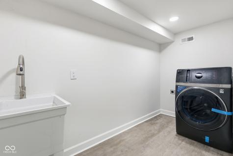 4991 E Main Street Carmel IN 46033