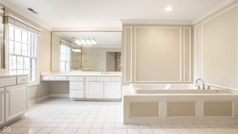 6976 Old Hunt Club Road Zionsville IN 46077