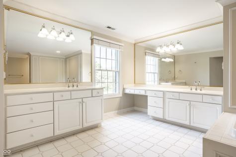 6976 Old Hunt Club Road Zionsville IN 46077