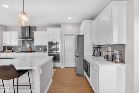 6137 Hardwick Drive Whitestown IN 46075