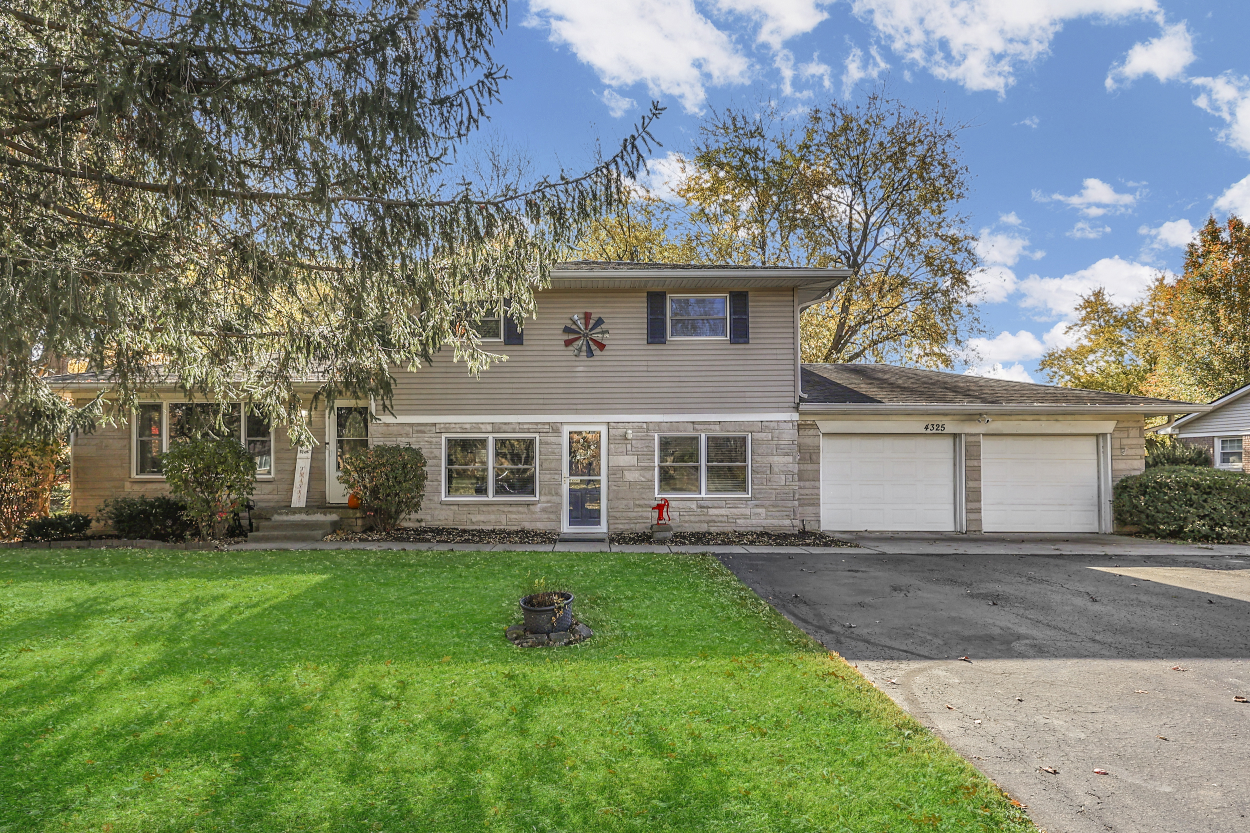 4325 E Brunswick Avenue Indianapolis IN 46237