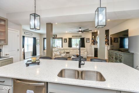 910 Borealis Drive Franklin IN 46131