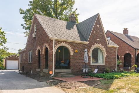 5245 E 9th Street Indianapolis IN 46219