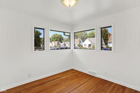 2707 E 57th Street Indianapolis IN 46220