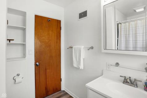 2707 E 57th Street Indianapolis IN 46220