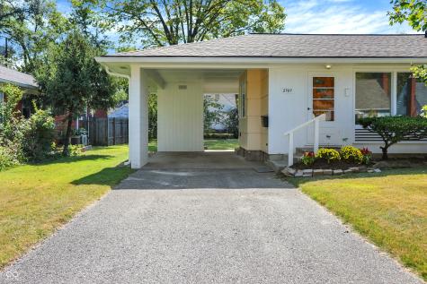 2707 E 57th Street Indianapolis IN 46220