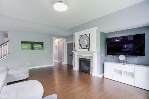 5723 Peaking Fox Drive Indianapolis IN 46237