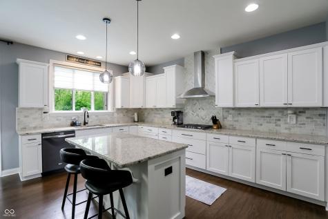 5723 Peaking Fox Drive Indianapolis IN 46237