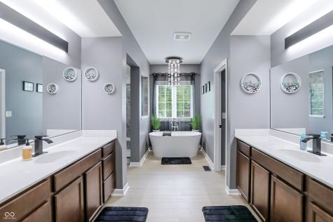 5723 Peaking Fox Drive Indianapolis IN 46237