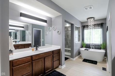 5723 Peaking Fox Drive Indianapolis IN 46237