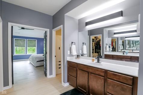 5723 Peaking Fox Drive Indianapolis IN 46237