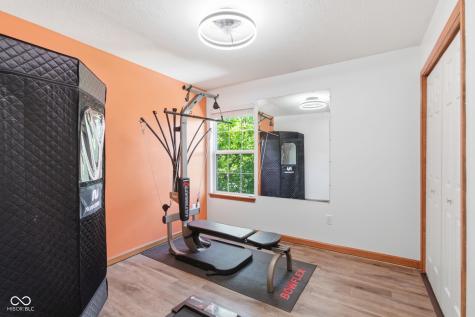 10032 Ironway Drive Indianapolis IN 46239