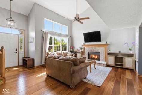 10032 Ironway Drive Indianapolis IN 46239