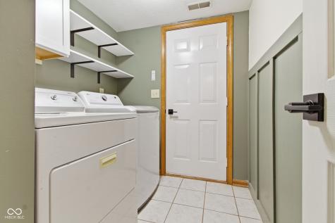 10032 Ironway Drive Indianapolis IN 46239
