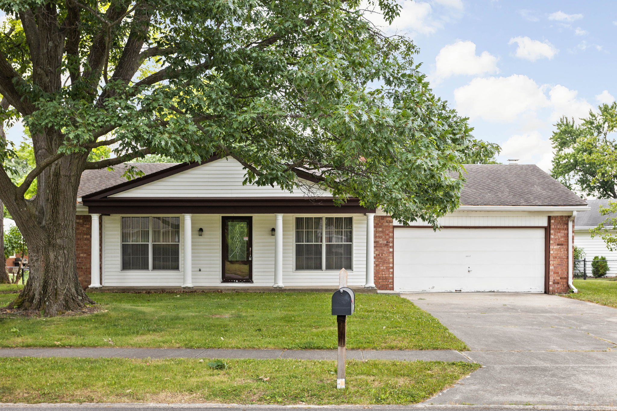 8037 Anemone Lane Indianapolis IN 46219