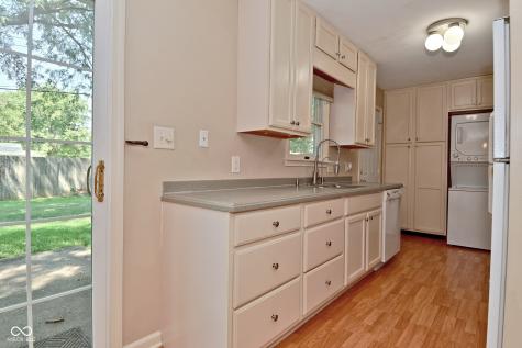 3076 Hawcreek Boulevard Columbus IN 47203