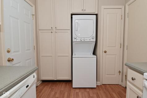 3076 Hawcreek Boulevard Columbus IN 47203