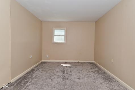 3076 Hawcreek Boulevard Columbus IN 47203