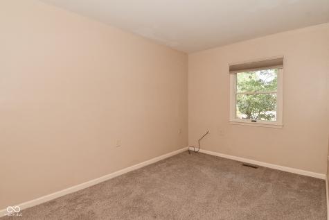 3076 Hawcreek Boulevard Columbus IN 47203