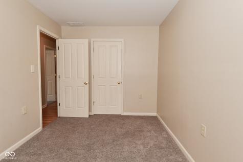 3076 Hawcreek Boulevard Columbus IN 47203