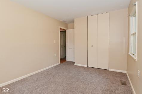 3076 Hawcreek Boulevard Columbus IN 47203