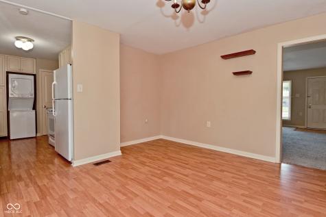 3076 Hawcreek Boulevard Columbus IN 47203