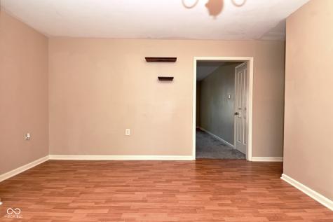 3076 Hawcreek Boulevard Columbus IN 47203