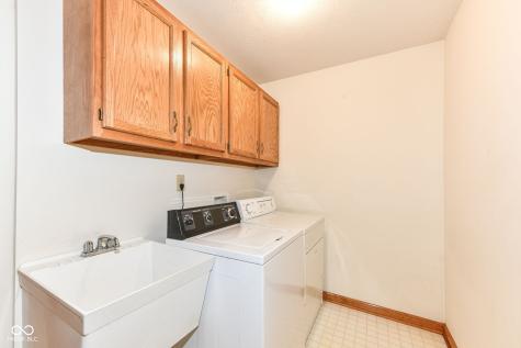 8214 Bentley Farms Drive Indianapolis IN 46259