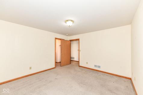 8214 Bentley Farms Drive Indianapolis IN 46259