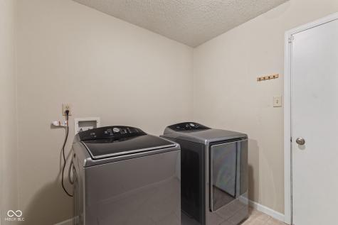 9300 Amberleigh Drive Plainfield IN 46168