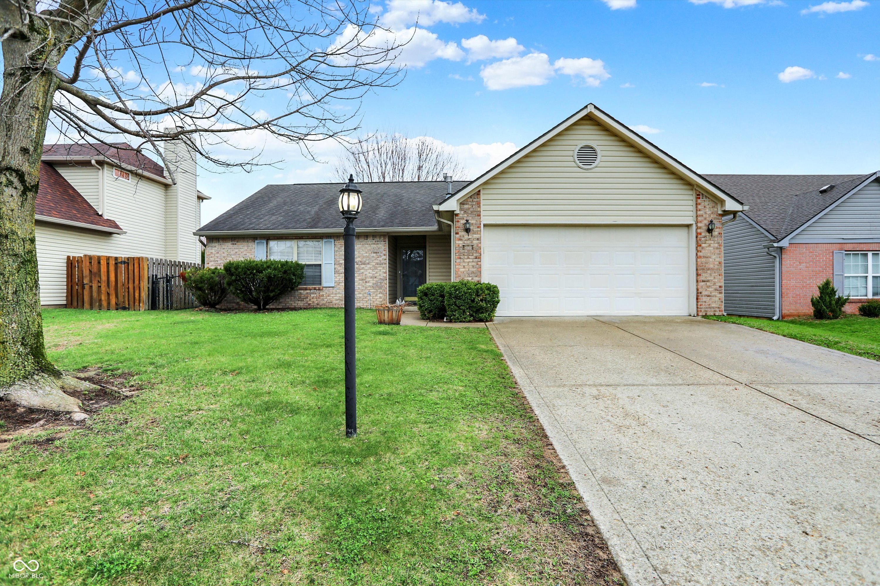 854 Queensgate Drive Greenwood IN 46143