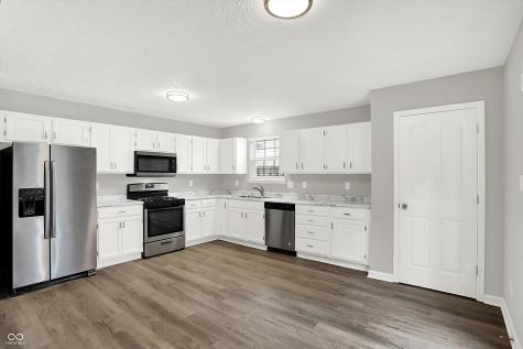 854 Queensgate Drive Greenwood IN 46143