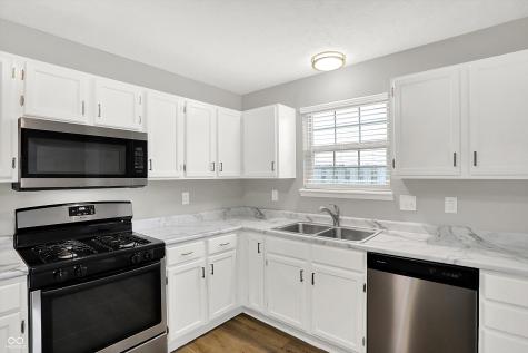 854 Queensgate Drive Greenwood IN 46143