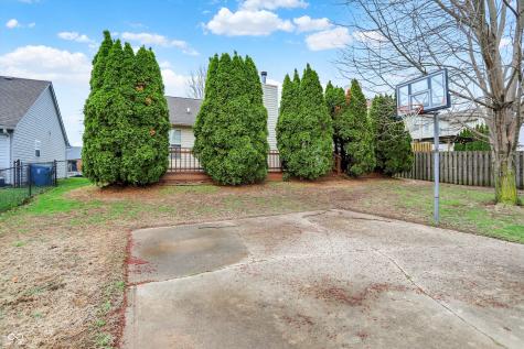854 Queensgate Drive Greenwood IN 46143