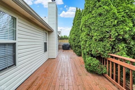 854 Queensgate Drive Greenwood IN 46143