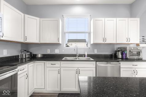 1950 Lakecrest Drive Columbus IN 47201