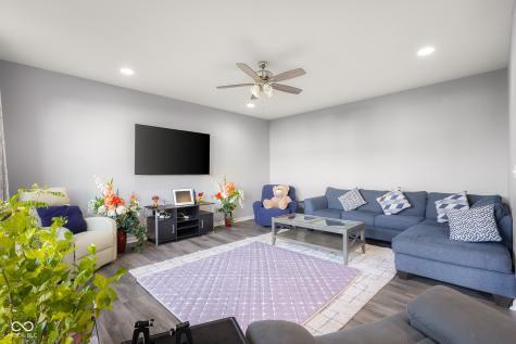 1950 Lakecrest Drive Columbus IN 47201