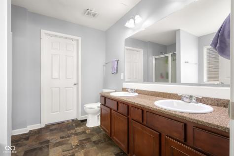 1950 Lakecrest Drive Columbus IN 47201