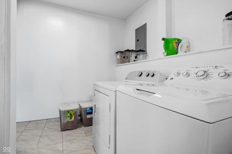 2816 Hawcreek Boulevard Columbus IN 47203