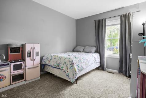 2816 Hawcreek Boulevard Columbus IN 47203