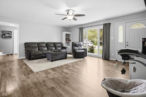 2816 Hawcreek Boulevard Columbus IN 47203