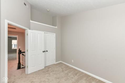 9080 Teaneck Drive Fishers IN 46038