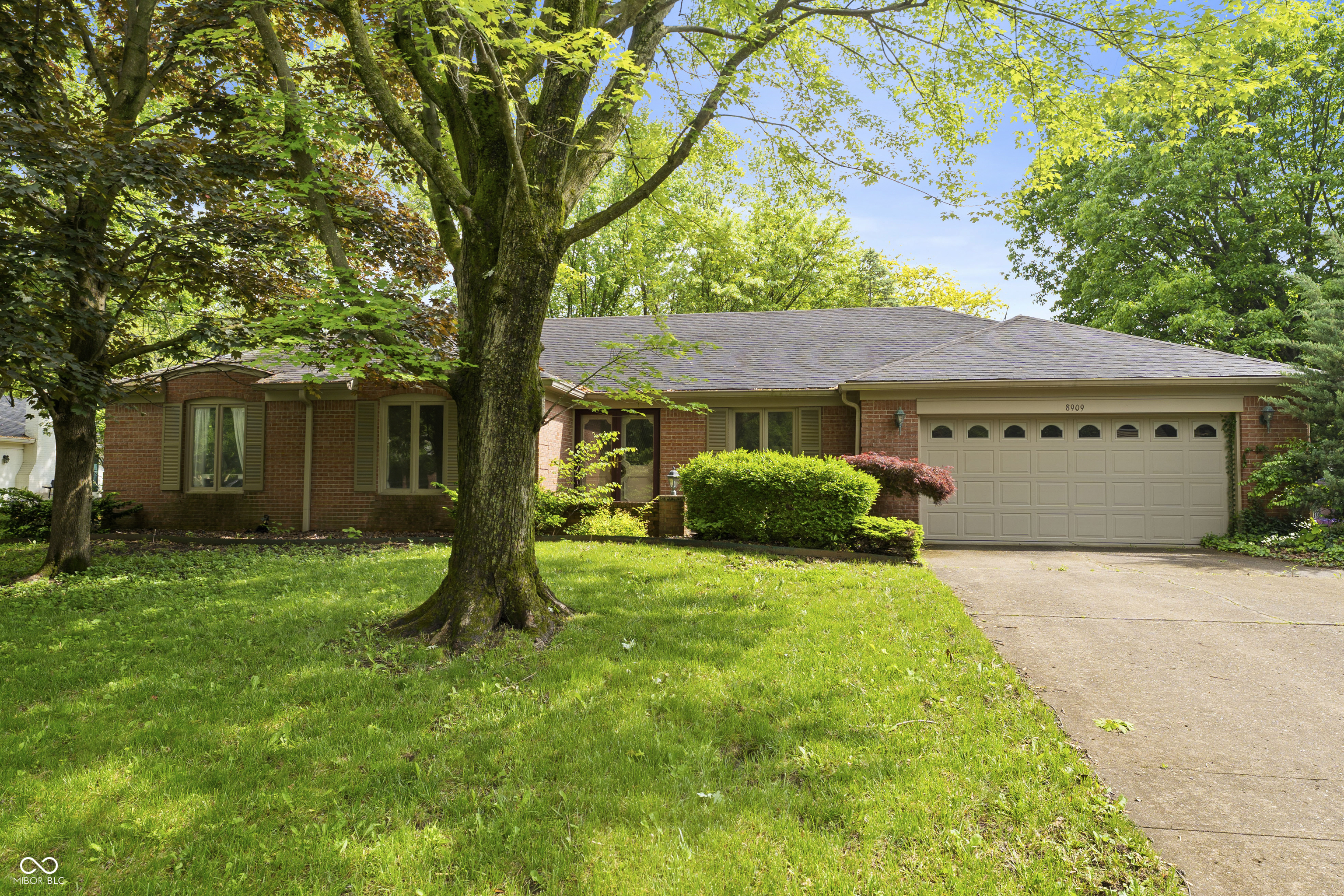 8909 Ellington Drive Indianapolis IN 46234