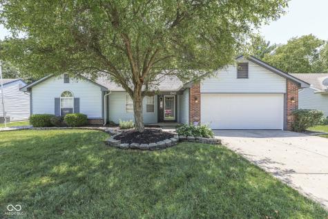 841 Country Lane Indianapolis IN 46217