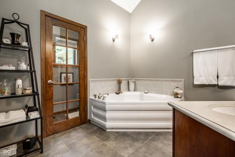 4682 Brentwood Court Zionsville IN 46077
