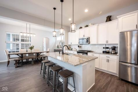 1534 Cloverdon Drive Westfield IN 46074