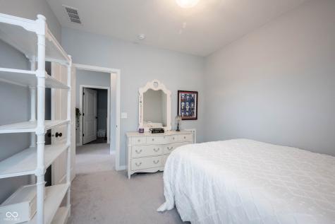 1534 Cloverdon Drive Westfield IN 46074