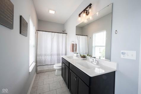 1534 Cloverdon Drive Westfield IN 46074